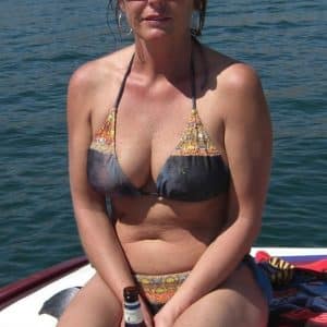 Putain faut que je baise, ça fait 3 mois Roxane - rencontre-Cougar-Clermont-Ferrand